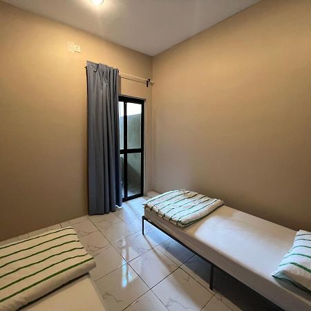 TheAtbas Homestay 17 in Seri Iskandar Perak 3 Bedroom Bota Bagian luar foto