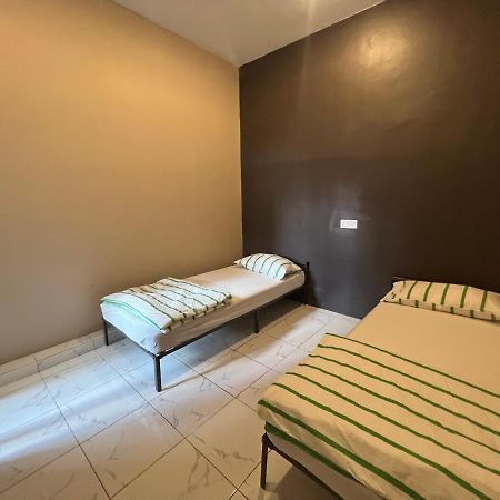 TheAtbas Homestay 17 in Seri Iskandar Perak 3 Bedroom Bota Bagian luar foto