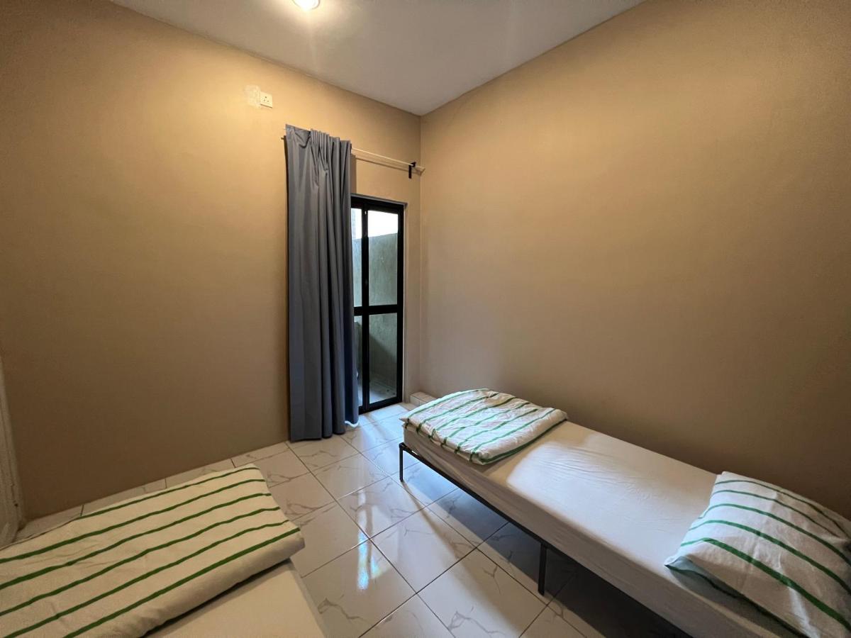TheAtbas Homestay 17 in Seri Iskandar Perak 3 Bedroom Bota Bagian luar foto