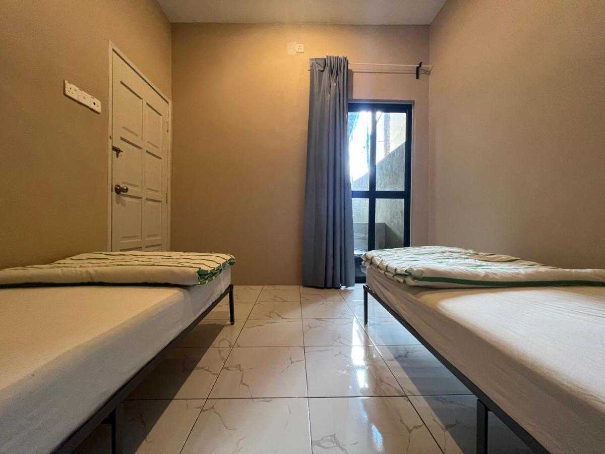 TheAtbas Homestay 17 in Seri Iskandar Perak 3 Bedroom Bota Bagian luar foto