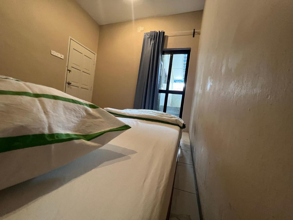 TheAtbas Homestay 17 in Seri Iskandar Perak 3 Bedroom Bota Bagian luar foto