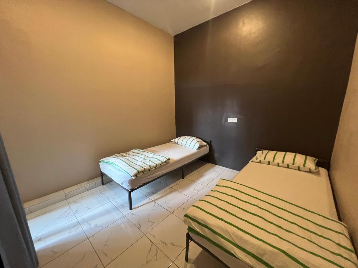TheAtbas Homestay 17 in Seri Iskandar Perak 3 Bedroom Bota Bagian luar foto